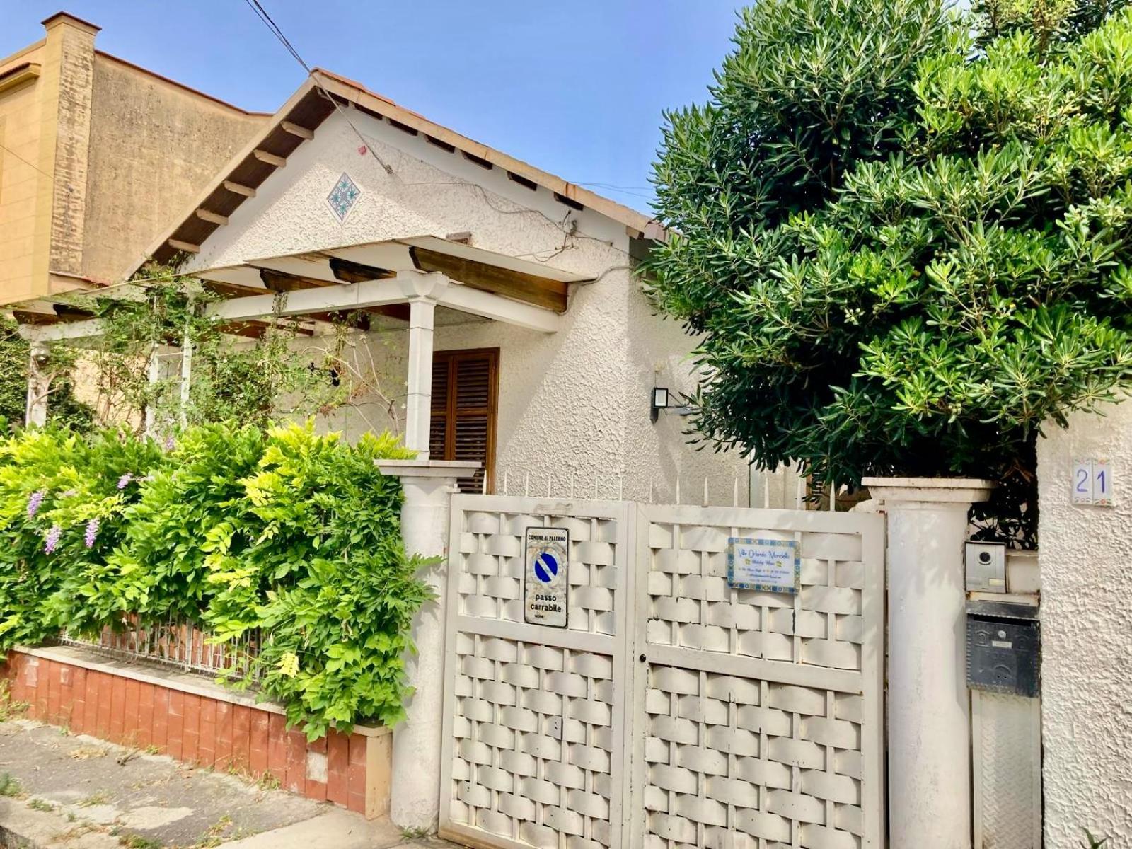 Villa Orlando Mondello Palermo Exterior foto